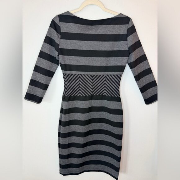 BCBGMaxAzria Dresses & Skirts - BCBG Sweater Dress – Size Small 🖤